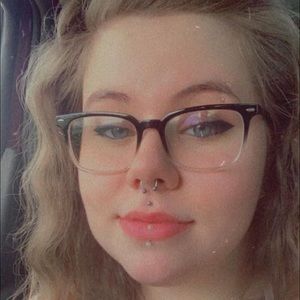 Meet your Posher, Karissa